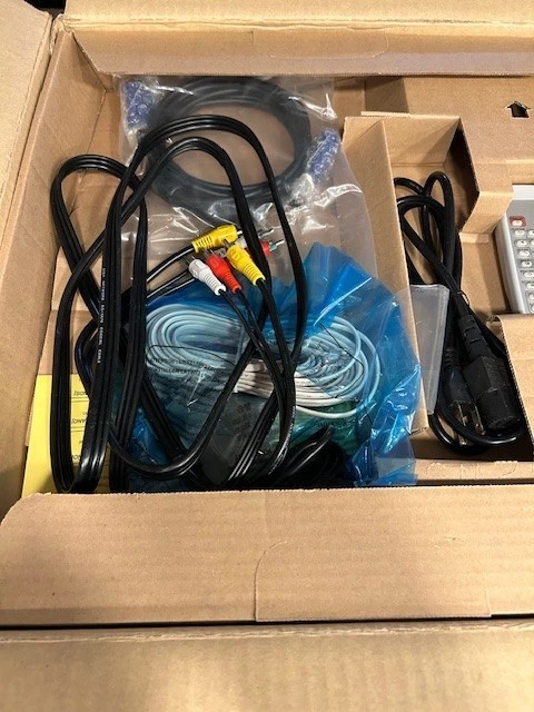 Vintage NOS Sharp Notevision XR-20S DLP Projector - New - Image 3 of 4