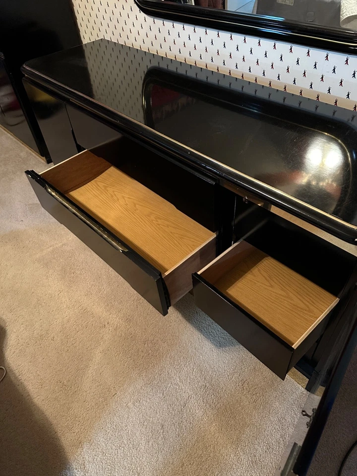 Vintage Post Modern Black Lacquer Bedroom Set - Image 3 of 4