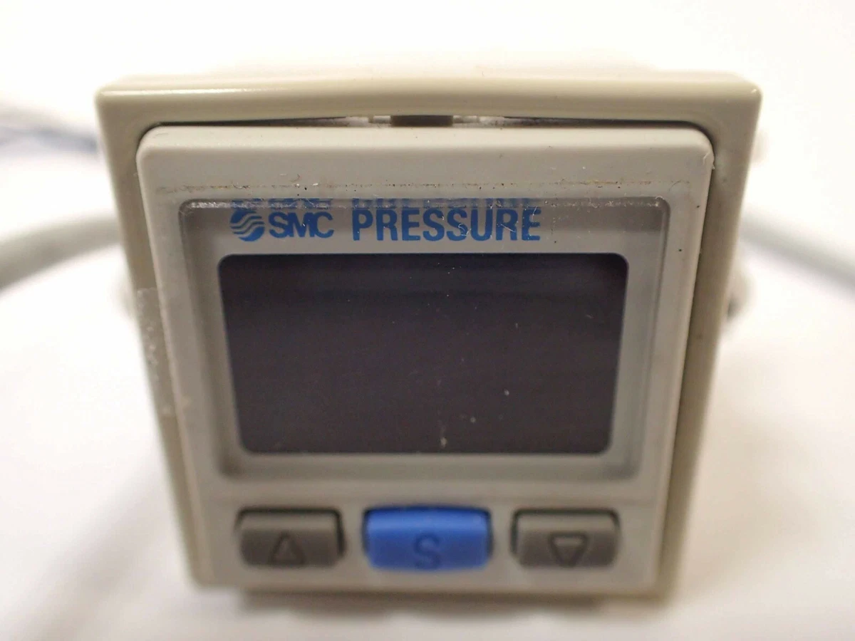 SMC ZSE30A01BPG Digital Pressure Vacuum Switch To, 41 OFF