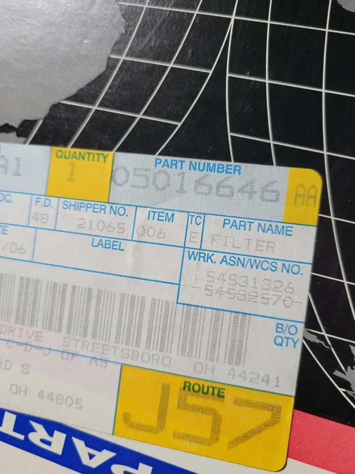 Pieza de filtro de aire original Mopar # 05016646AA Foto 2 de 2