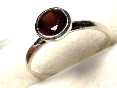 ANELLO CARINO GRANATO CABINA IN LUNETTA ALLA MODA SET ARGENTO STERLING.925 MISURA 7,5-7,75! - Foto 8 di 15