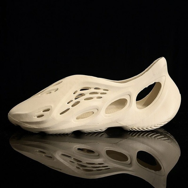 yeezy coconut slides