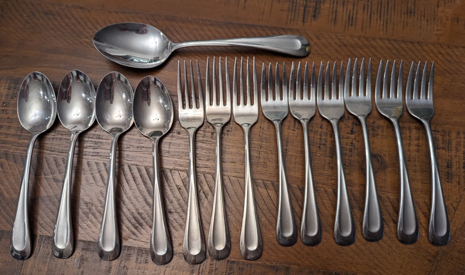 Oneida Stainless Flatware Sand Dune Satin Forks Spoons 14 Pieces Dinner