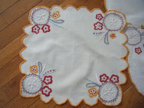 Antike edwardianische Set 2 Küchentischdecke & Dolly H embr/ry gleiches Frühlingsdesign - Bild 2 von 5