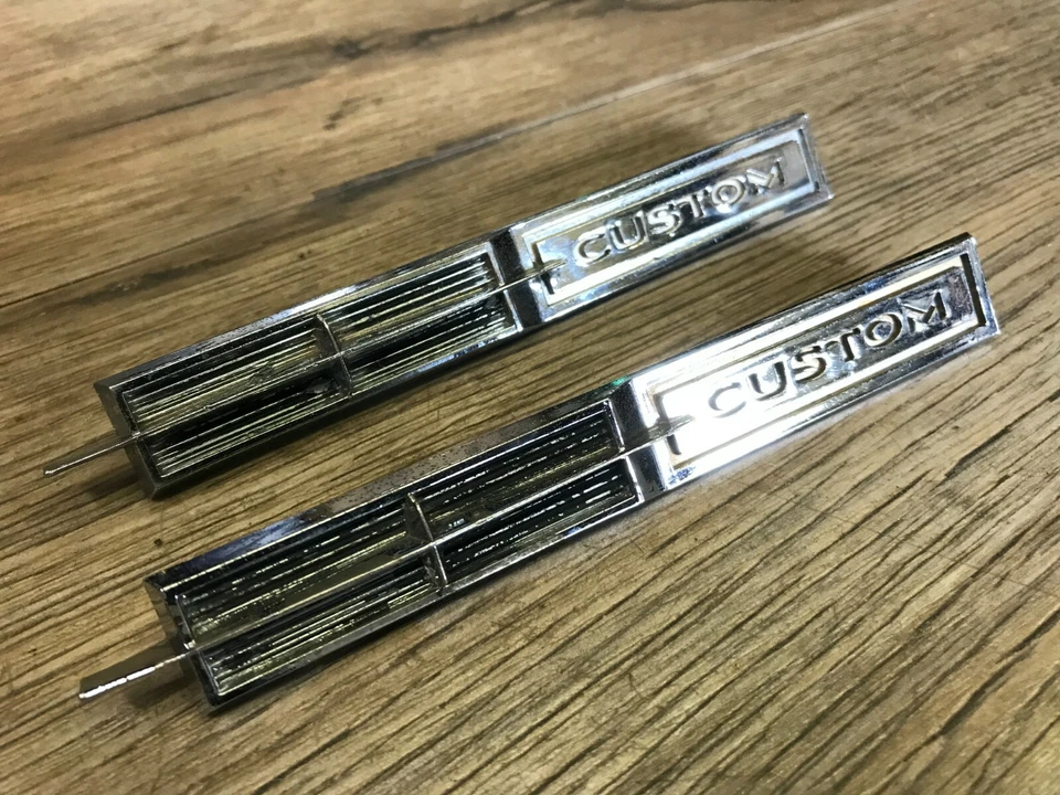 65 Pontiac Acadian Beaumont 1965 emblemas personalizados usados OEM raro Foto 2 de 3