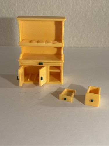 Calico Critters Kitchen Sink, Kitchen Sink Oven, Hutch, Chair & Cutting Board - Picture 18 of 24