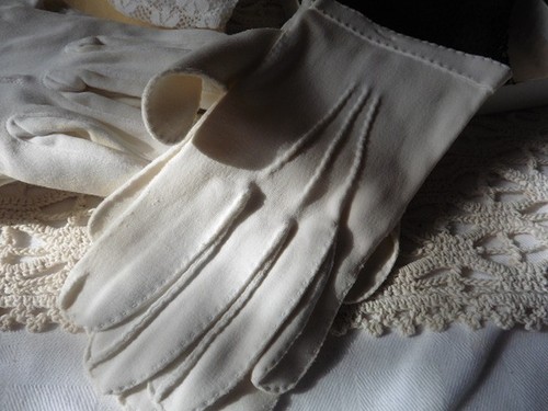 KONVOLUT 5 PAAR ALTE DAMENHANDSCHUHE 1930 - Bild 2 von 7