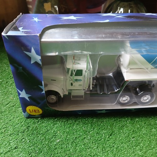 TERMINATOR 2 ALTAYA FREIGHTLINER CRYORO 1/43 SEMI-TRUCK SEALED DISPLAYED - Picture 2 of 18