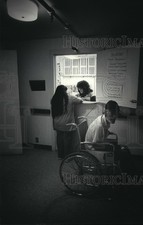1986 Press Photo Manuel Rodriguez with Bertha Moreno at the La Clinica