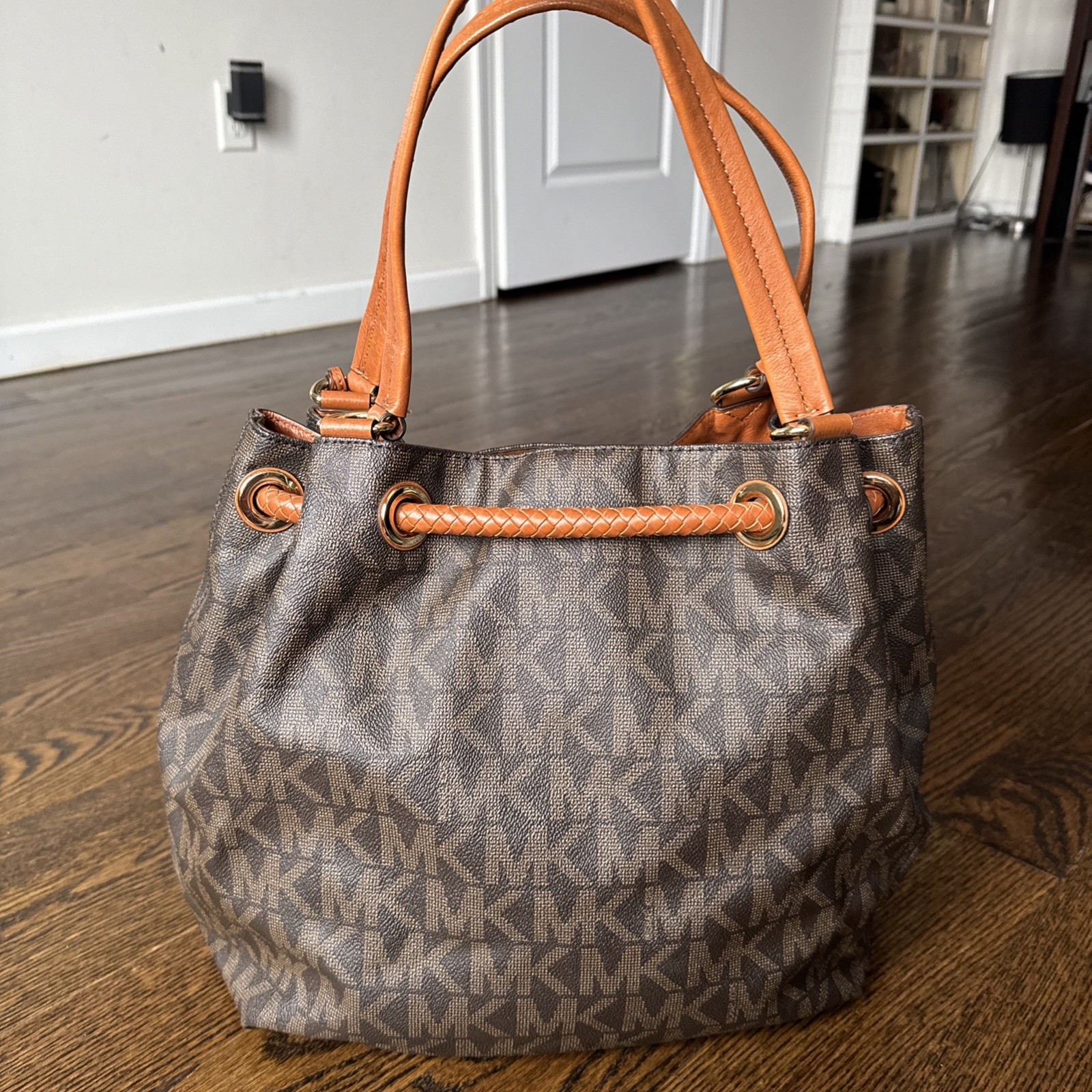 Michael Kors Key Set Large Drawstring Shoulder Ba… - image 2