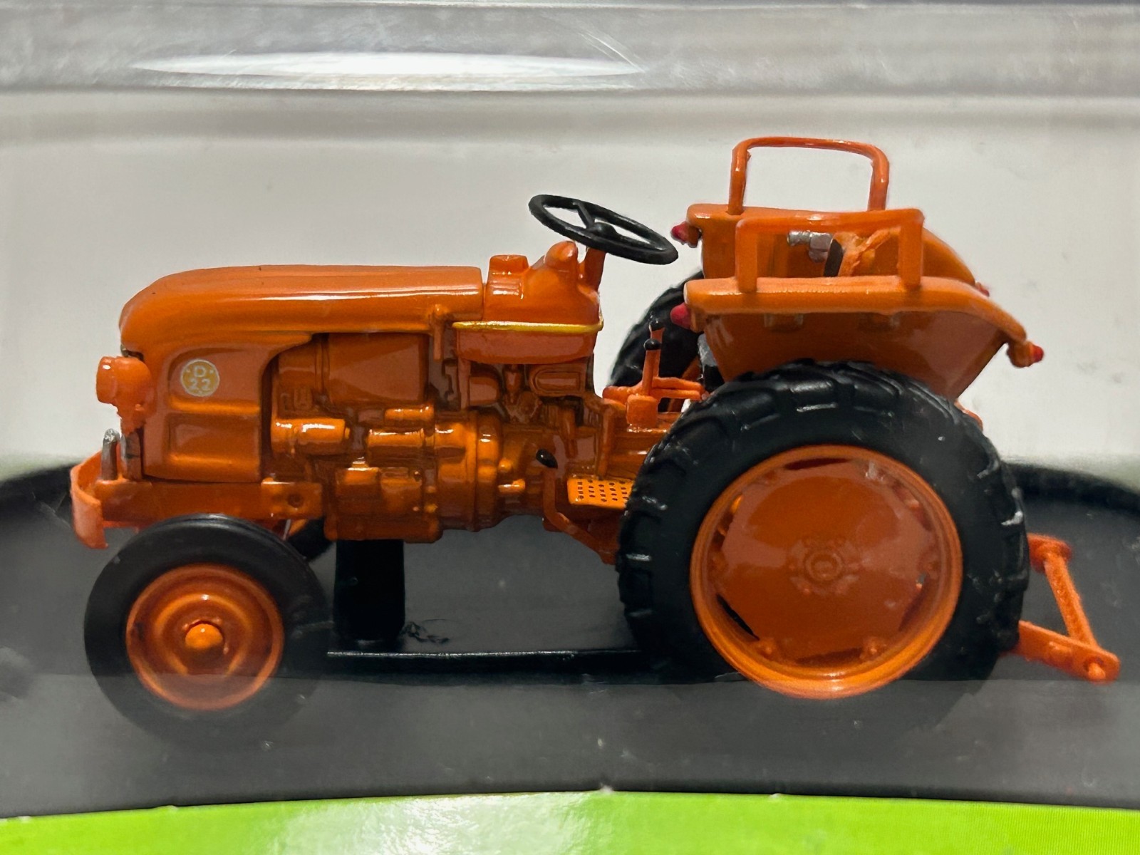 Renault D22 1956 French Classic Tractor Model Toy Orange Diecast 1:43 Hachette