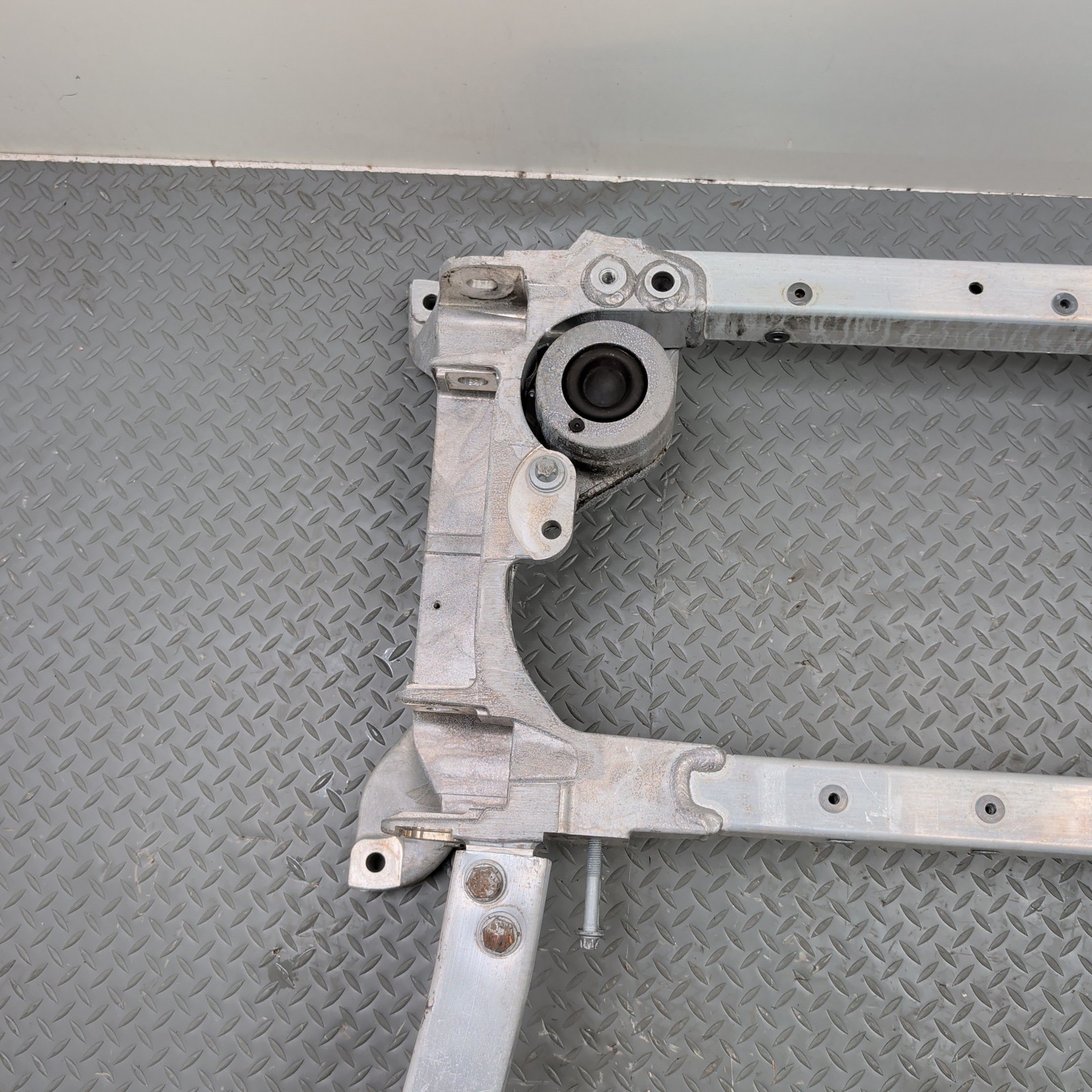 Maserati Ghibli 2014-2017 Front Right Suspension cross member