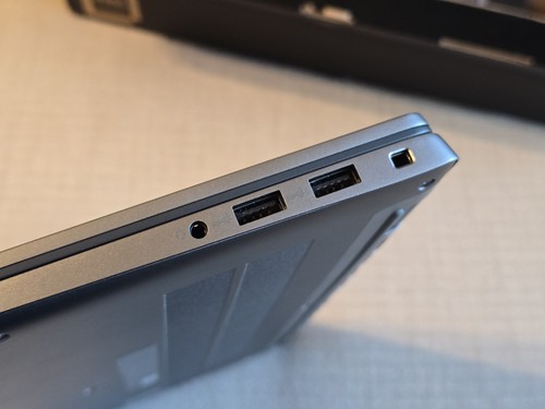 Dell Latitude 7440 14" 2-in-1 Touch, Core i7-1365U 16GB RAM 512GB SSD ProSupport - Foto 6 di 17