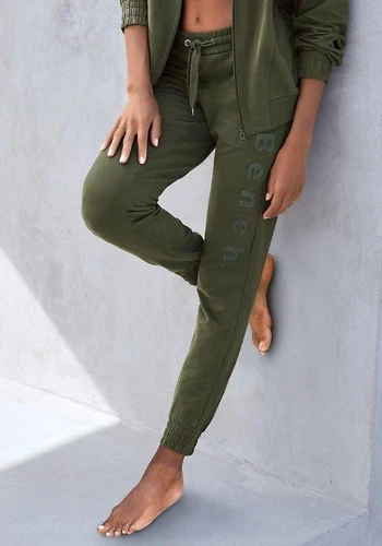 Bench Jogginghose Olivengrün Damen