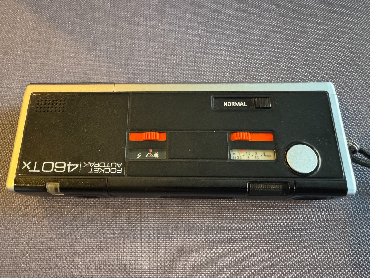 Minolta Pocket Autopak 460Tx 110 Film Camera with Case PARTS or