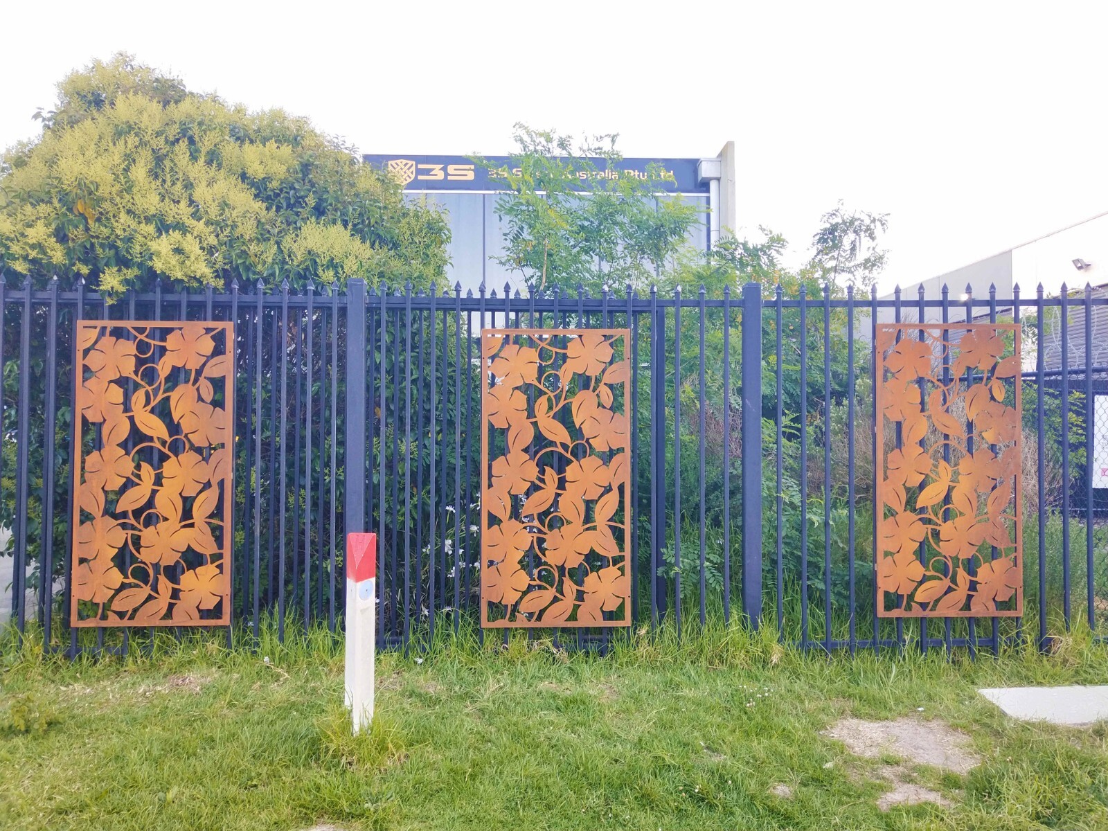 Corten style laser cut rust screenflower laser cut wall screengarden