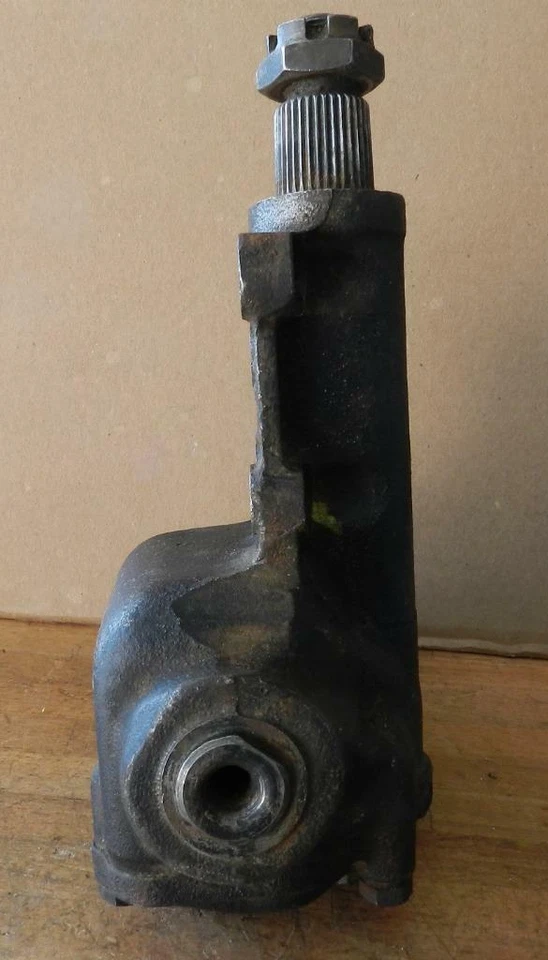 1957-59 Mercedes Benz 220 Series 2.2L 6-Cyl used manual steering gear 1864611301 - Image 4 of 4