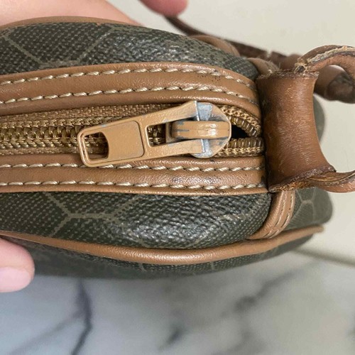 Bolso bandolera Christian Dior vintage marrón con monograma de panal recubierto de lona - Imagen 5 de 12