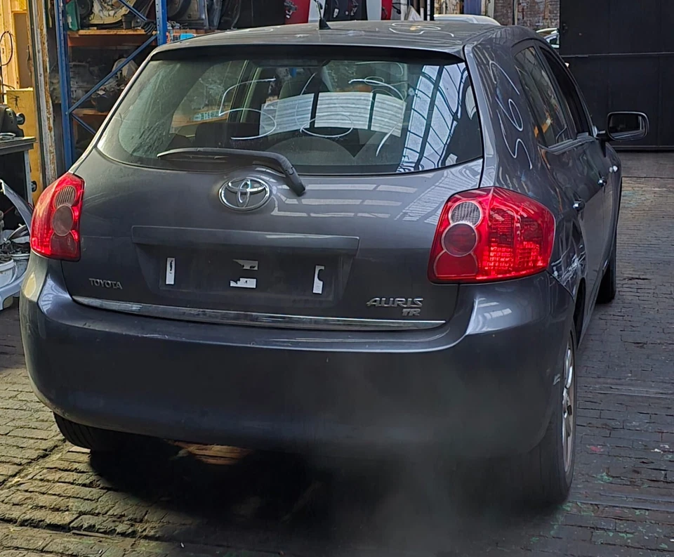 TOYOTA AURIS 5 PUERTAS 1.6 GASOLINA 2007-2008-2009 TUERCA RUEDA (ROTURA/PIEZAS/REPUESTOS) - Imagen 3 de 4