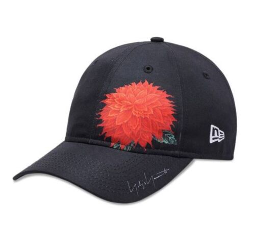Gorra Yohji Yamamoto New Era Motivo Dalia - Negra/Roja - Imagen 2 de 4