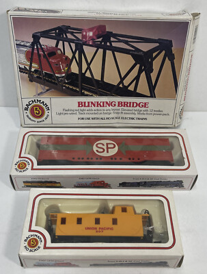 Lot of 3 Bachmann Electric Trains: Blinking Bridge, SP 51187, Union Pacific 207
