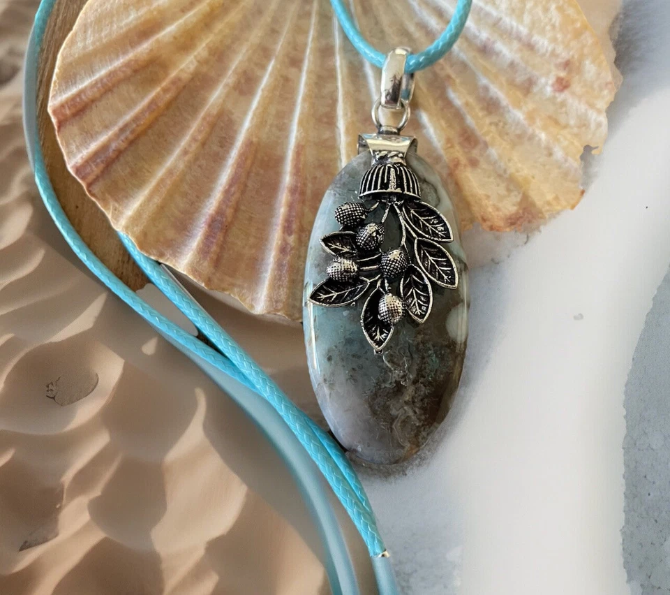 Collar Colgante Larimar Piedras Preciosas Tapadas - Chapado en Plata de Ley 925- Nuevo Foto 2 de 4