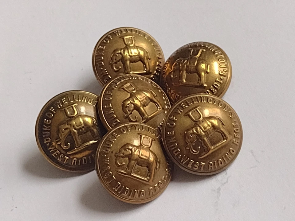WW1 Duke of Wellington's (West Riding) Regiment Uniform Buttons 18mm Original - Image 3 of 4