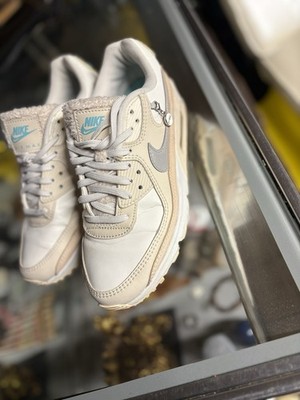Nike Air Max 90 SE ''Mama'' sneakers.  Size 7