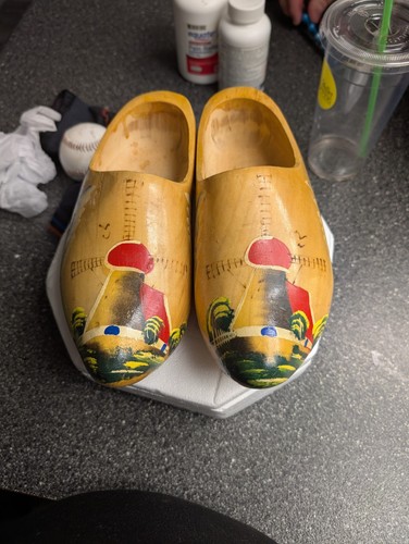 Holz Wooden Shoe Lasts Pair Hand-Painted Windmill Design Brown Multicolor