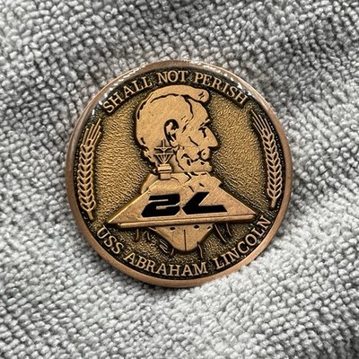 USS Abraham Lincoln First Class Petty Officer Challenge Coin Good Condition