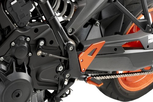Puig Orange Heel Plates KTM 990 Duke R 2024-2025 - Picture 3 of 4
