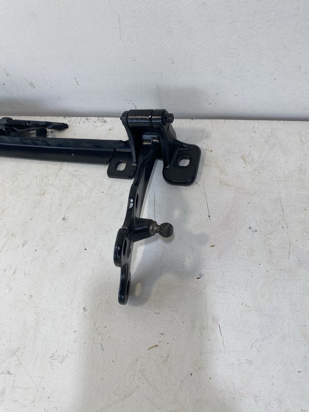2014 - 2020 BMW I8 OEM RH FRONT RIGHT UPPER DOOR HINGE 7312702
