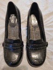 Mudd, Vintage Women's Size 9 M Althea Platform Black Pumps.