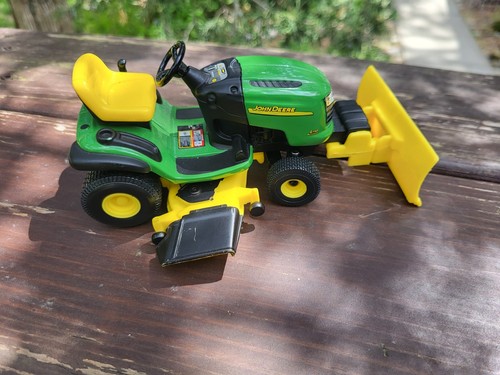 Miniture John Deere L110 Metal Lawn & Garden Tractor Toy + Plow -MINT - Picture 2 of 5