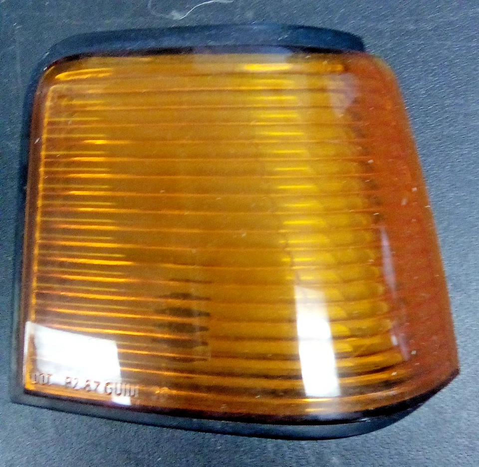 1987-88 Cutlass Supreme Salon Euro Pass RH Side Corner Lamp Light Lens FC-1DG - Image 3 of 4