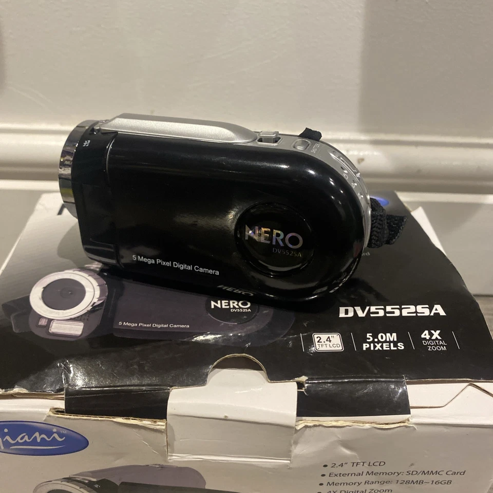 Giani Nero DV5525A Digital Video Camera 5MP 4x Zoom Boxed with 8GB SD Card - Image 3 of 4