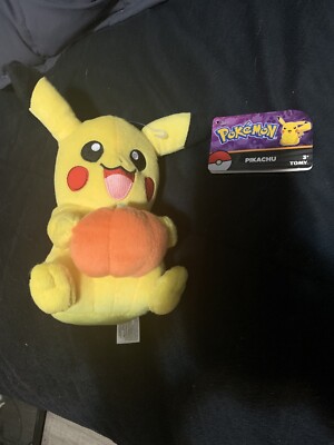 Pokemon Pikachu Holding a Pumpkin 8''  Plush for Halloween - Brand New!