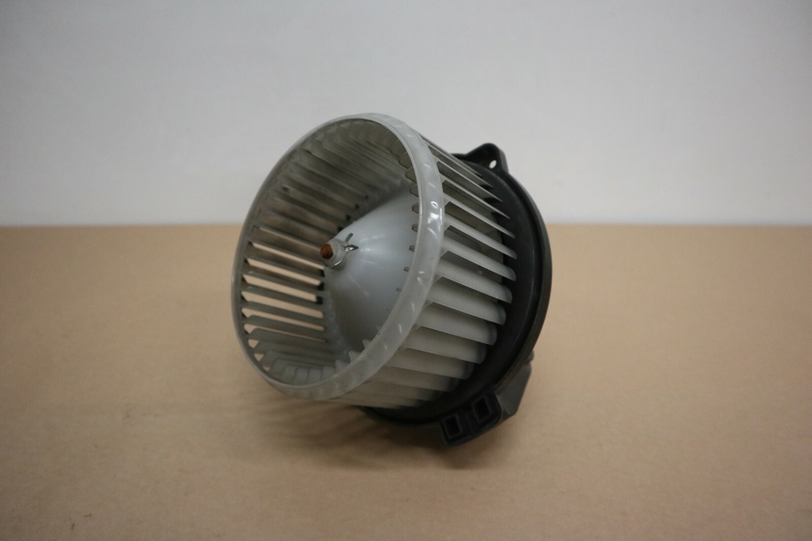 Land+Rover+Discovery+3+Heater+Blower+Motor+Fan+MF0160700880+2007 for