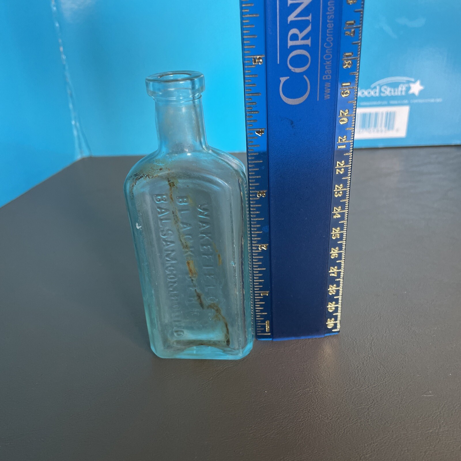 WAKEFIELD'S BLACKBERRY BALSAM IGCo GLASS MARK CRUDE 1880 BLOOMINGTON,IL