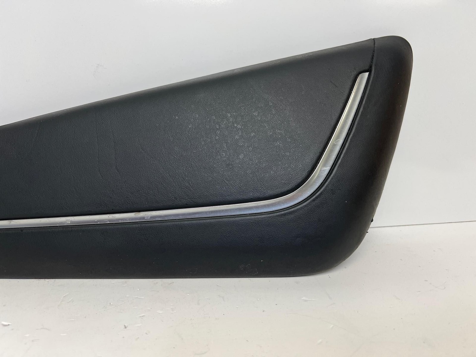 423863970C 2014 2015 Audi R8 Front Right Passenger Console Knee Cover Trim Panel