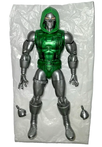 Marvel Legends DR DOCTOR DOOM 6" Figure Secret Wars Avengers Beyond Mightiest