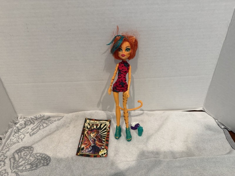 Monster High Freaky Field Trip Toralei Stripe Doll Custom