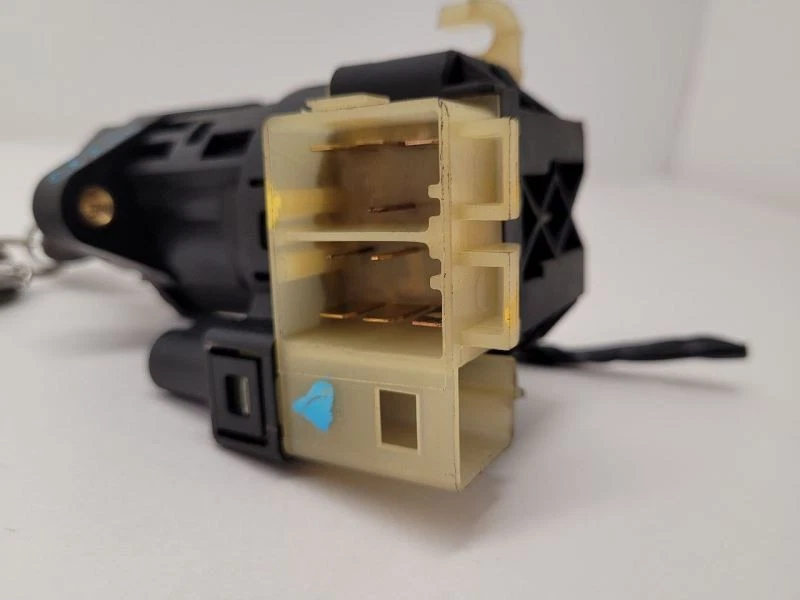 Interruptor de ignição Chevrolet Impala 2000-2005 com chave 22670487 - Imagem 4 de 4