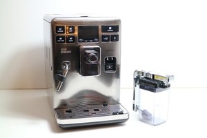 Philips Saeco Exprelia HD8856 Kaffeevollautomat defekt Edelstahl mit Milchbehält