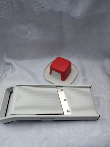 Tupperware D233 Mando-Junior Gemüsehobel Links und Rechtshänder geeignet neu/OVP