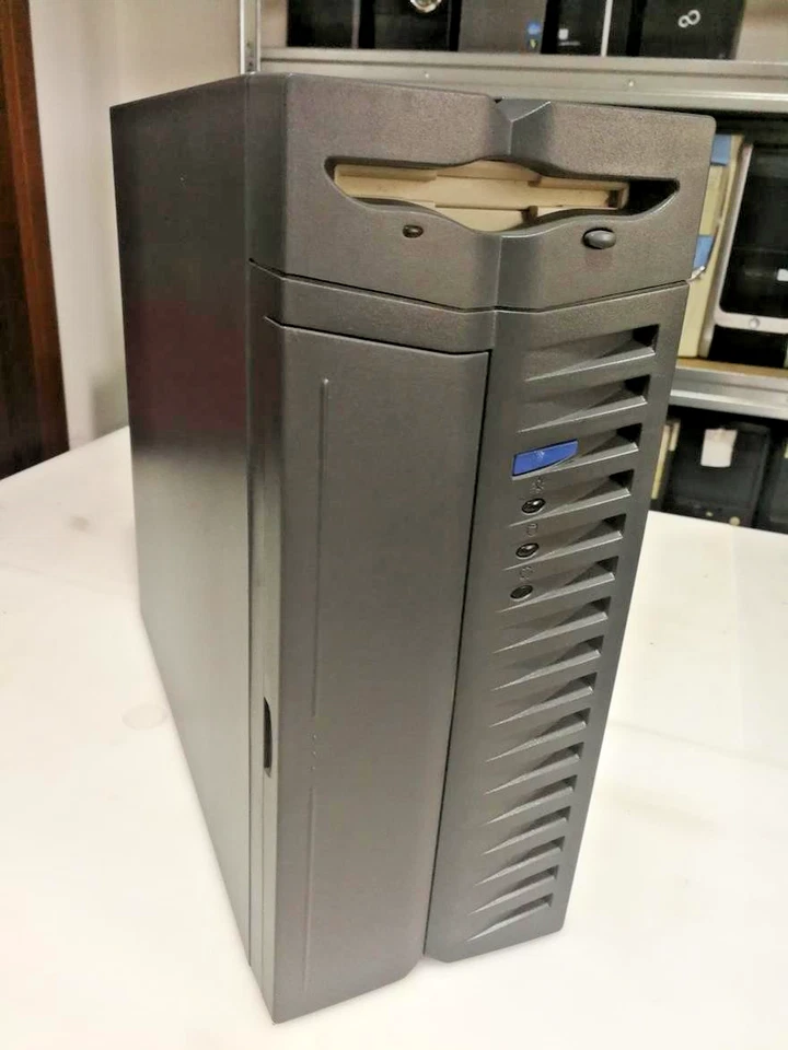 Mini Pc Intel Pentium 4 2.40GHz Ram 2Gb HDi 80Gb D865GLC porta COM Windows XP - Immagine 2 di 4