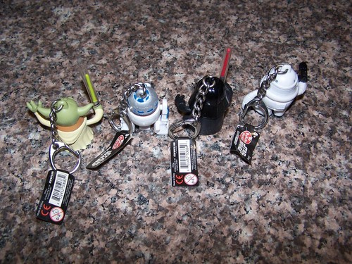 SET OF 4 Disney Star Wars Mr. Potato Head Keychain R2D2/Yoda/Darth Vader/Trooper - Picture 4 of 4