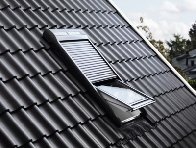 Velux Sparpaket ''SunProtectSolar'' - Dachfenster Kunststoff mit Solar Rollladen
