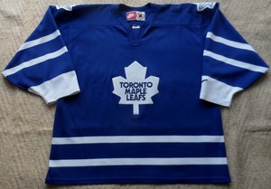 maple leafs jersey canada