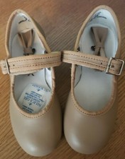 Capezio Tap Shoes Girls 9 M CO 65 3800T CAR, Store Returned